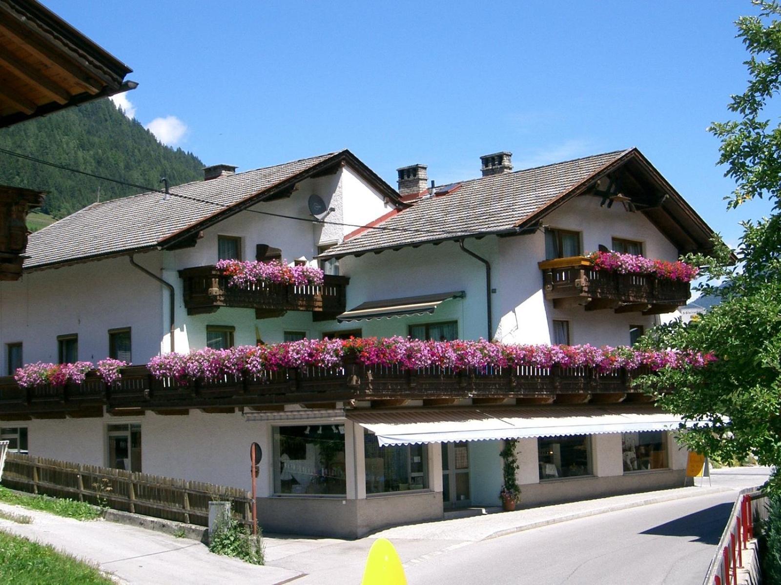 Pension Alpina Neustift Neustift im Stubaital Esterno foto